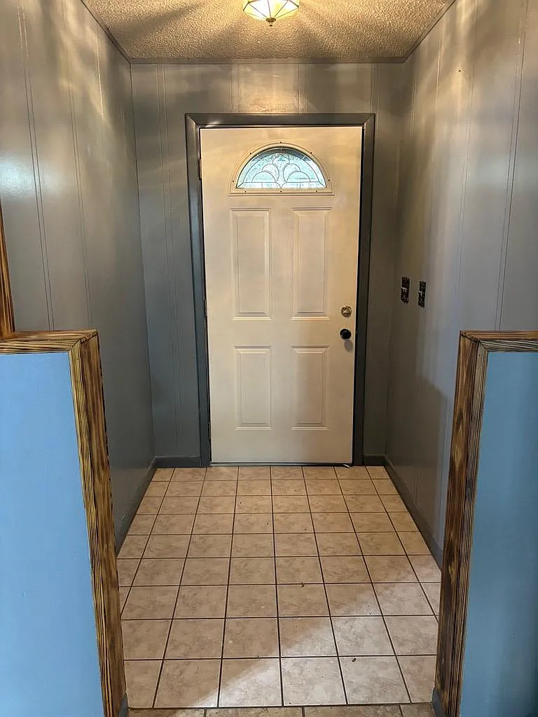 4 bed, 2305 sqft, $1,950 — Photo 4