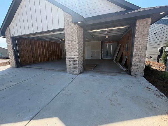 2nd image of 701 N Wheatland Pl