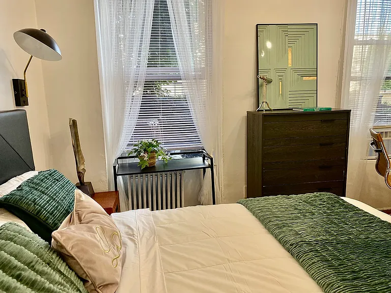 712 Leonard St #1 — Photo 20