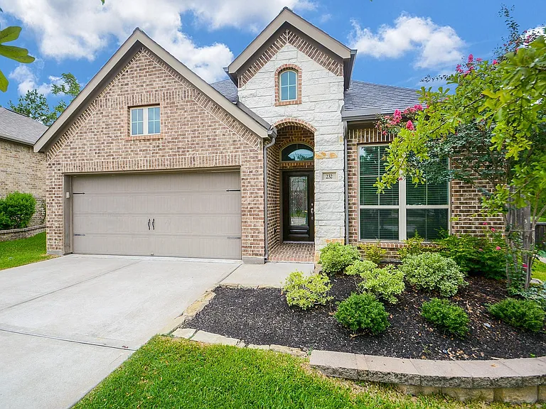 232 Clementine Ct — Photo 1