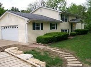 213 Old Sugar Creek Rd, Fenton, MO 63026