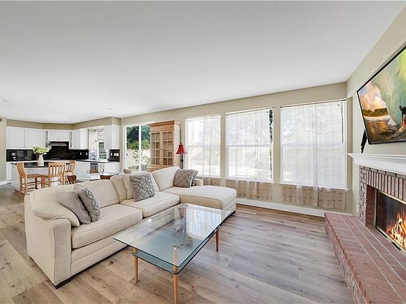 4th image of 6355 Royal Grove Dr