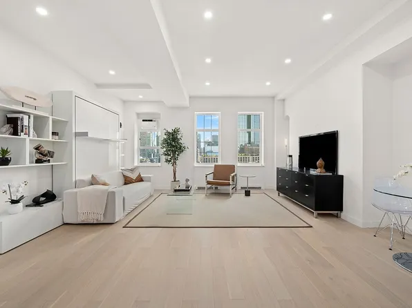 470 W 24th St APT 19C, New York, NY 10011