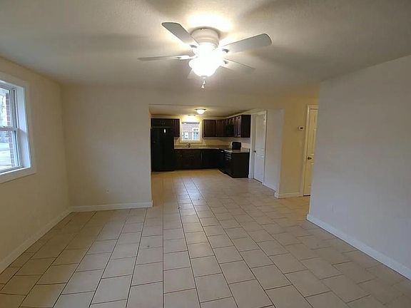 4th image of 229 Frank Dr #B