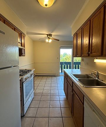 2nd image of 1077 Dickens Way APT E