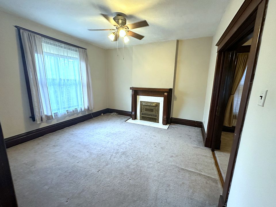 Living room 12 x 12