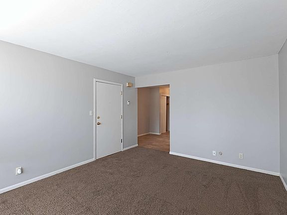 5th image of 928 E St #1X1R