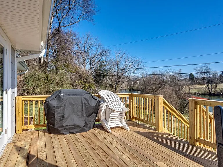 1518 Cliffside Ln — Photo 34
