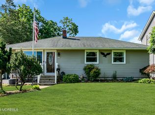 39 Monroe Street, Keyport, NJ 07735