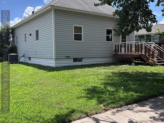 2nd image of 109 E 16th St