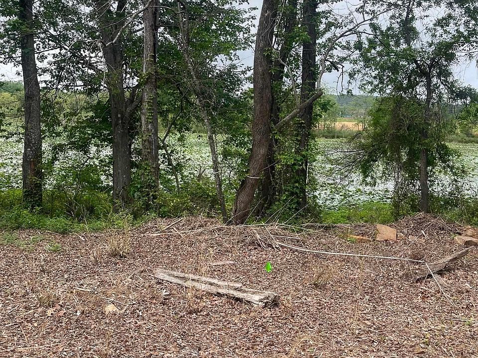 2nd image of 30 Dam Rd