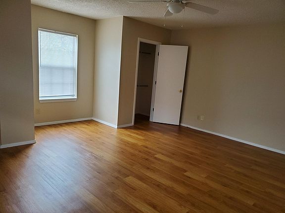3rd image of 2219 Juanita Ave