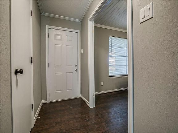 5th image of 608 Laurence Dr