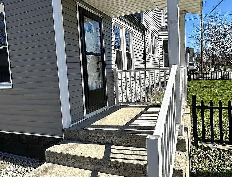 1102 Richie Ave — Photo 4