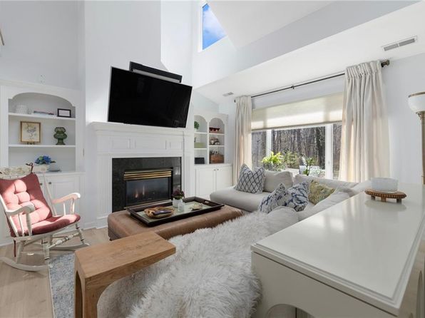 11 Vanderbilt Dr, Narragansett, RI 02882