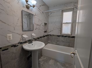 16 Groton St, Hartford, CT 06106