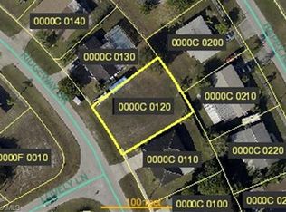 978 Ridgeway Dr, North Fort Myers, FL 33903