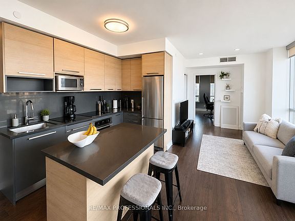 3rd image of 36 Park Lawn Rd Unit 3510