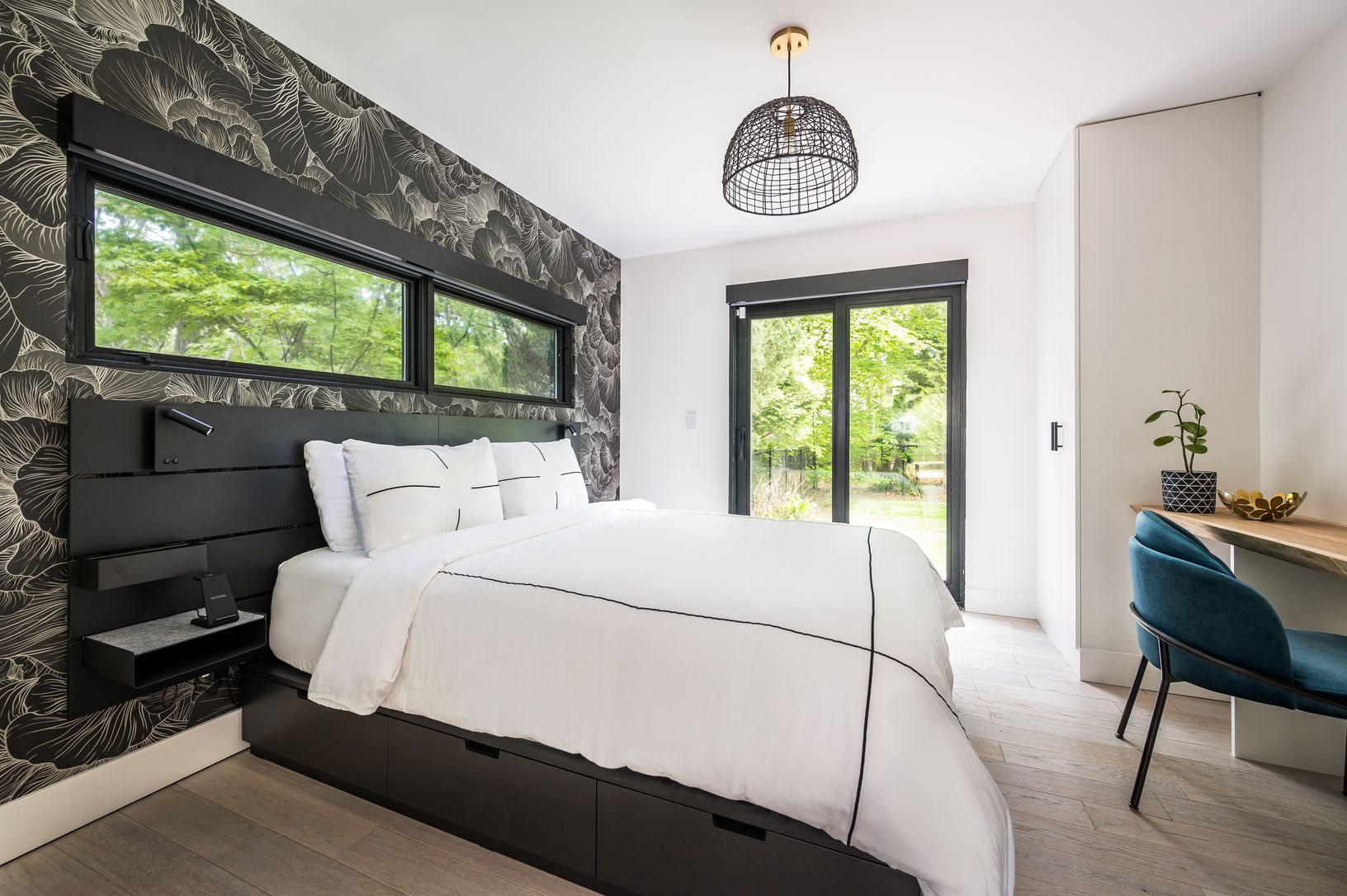  Garden Guest Bedroom (1st Floor)