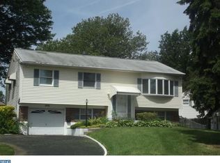896 Longstreth Rd, Warminster, PA 18974