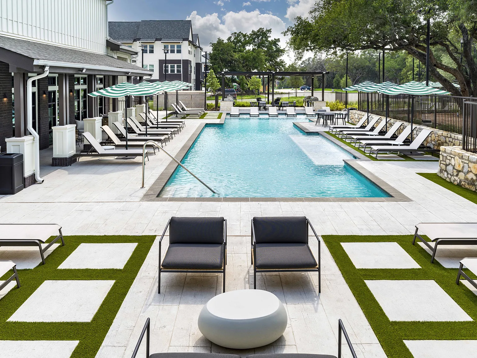Modera Georgetown — Photo 1