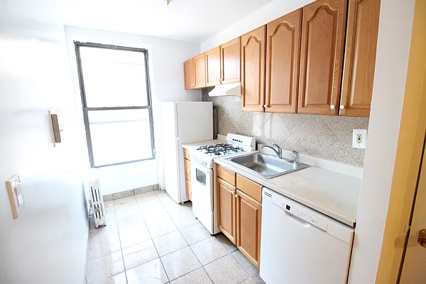 Rented by Luxor Homes & Investment Realty | media 29