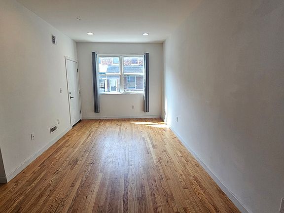2nd image of 521 N 34th St Room 3