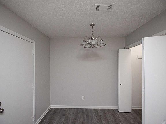 5th image of 220 Bellevue Cir #A