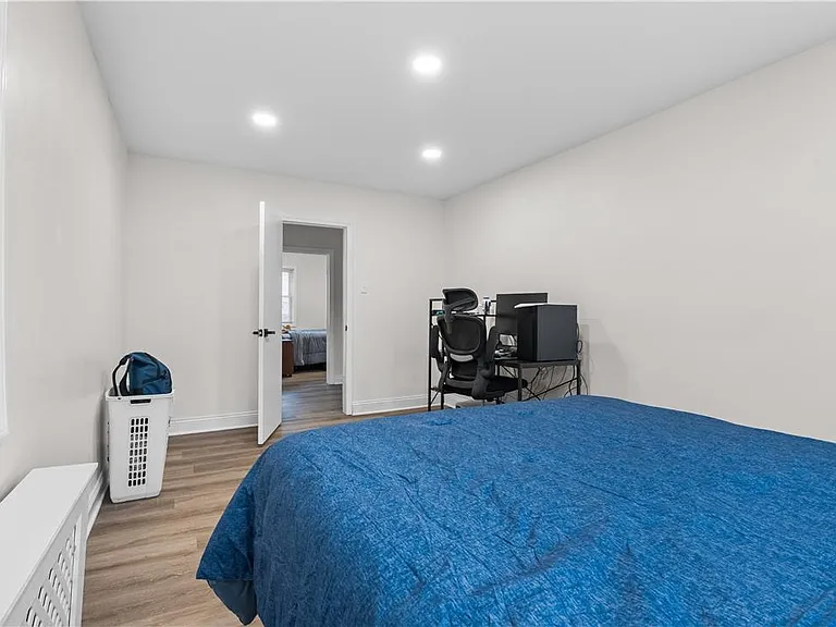 726 Seneca St #1 — Photo 38