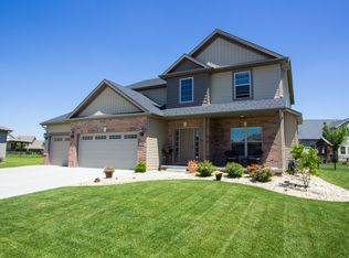 2203 Revere Rd, Bloomington, IL 61705