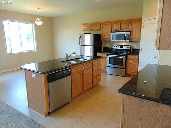 5th image of 4715 NE 95th Cir