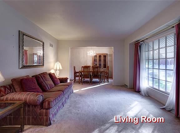 4th image of 9718 Lydia Ave