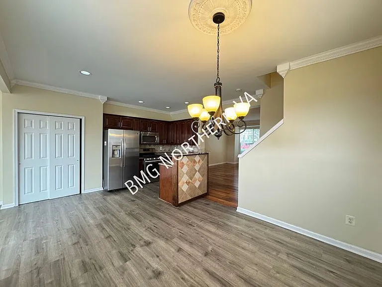 10230 Magnolia Grove Dr — Photo 5
