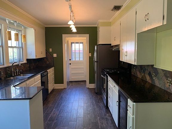 4th image of 320 Stephenson St