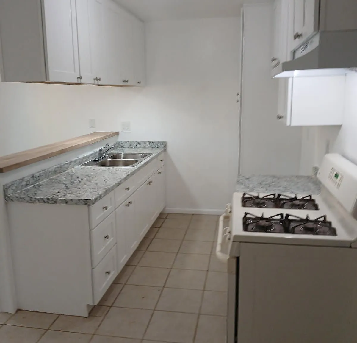 2 bed, 900 sqft, $2,000 — Photo 2