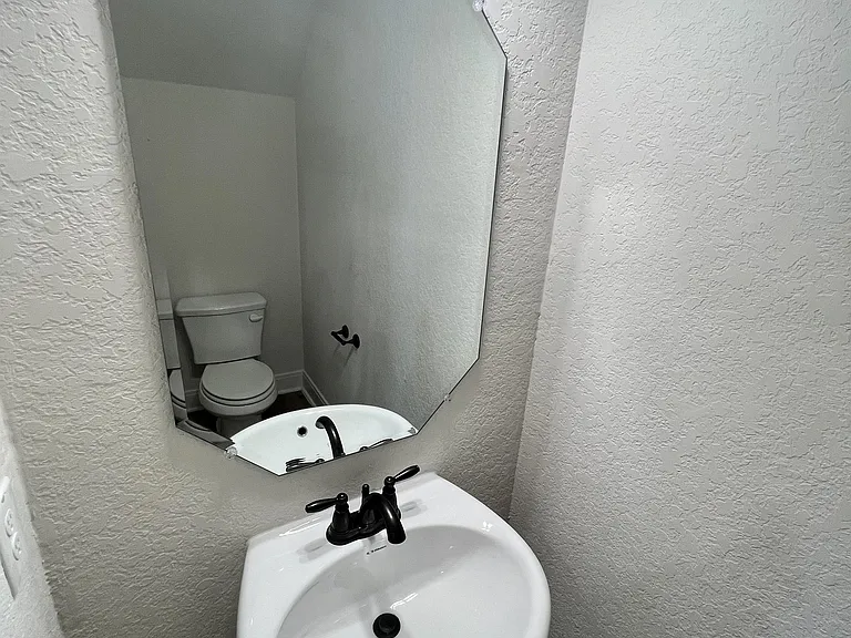 10335 Lynwood Crk — Photo 7