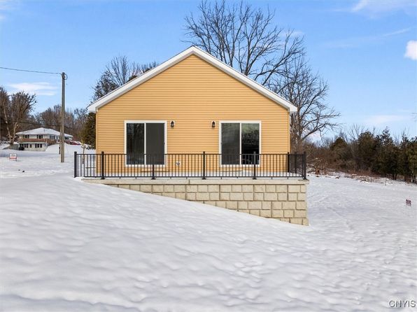 4339 Saunders Rd, Clinton, NY 13323