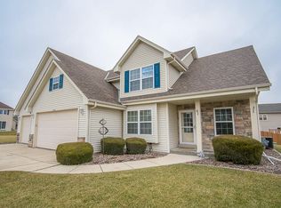 7676 W Windrush Ln, Franklin, WI 53132