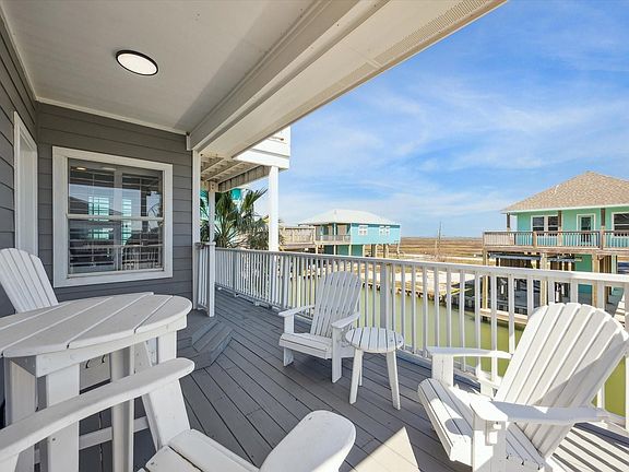 5th image of 530 Dolphin Ln