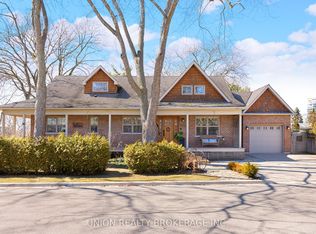 2 Hilo Rd, Toronto, ON M8W1L9