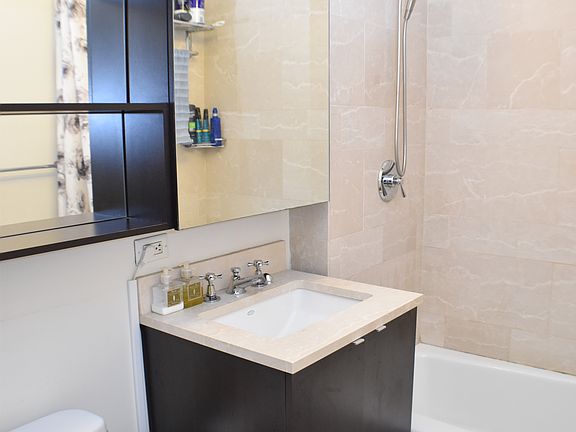 5th image of 215 E 96th St #23F