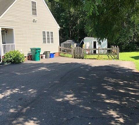 4th image of 10819 Tuscola Dr