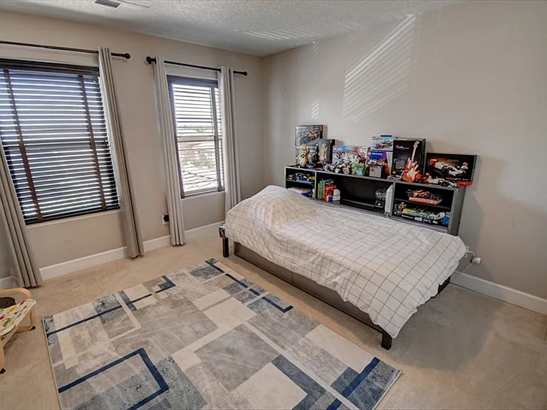 2815 Abeto Ln SE — Photo 10