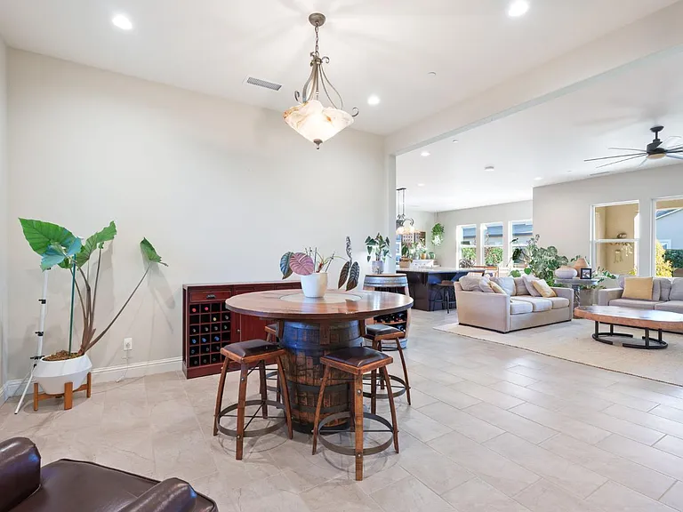 822 Overstone Ave — Photo 9