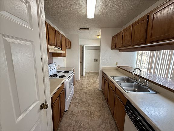 5th image of 1636 Lemonwood Cir