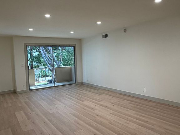 3rd image of 1411 N Fuller Ave APT 102