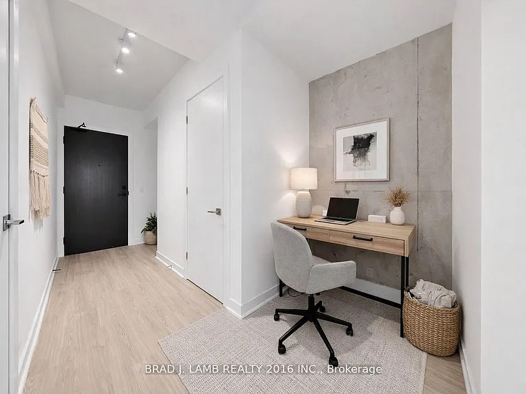 284 King St E #2708 — Photo 4
