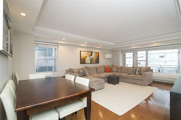 Sold by Qwest Residential Downtown LLC | media 9