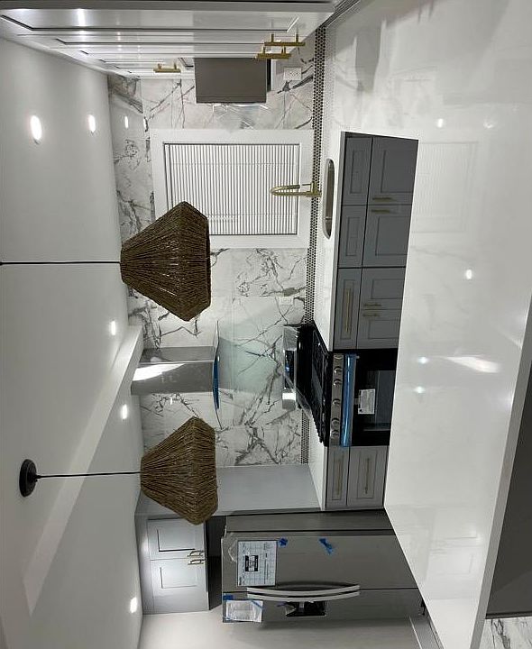 1st image of 142 Decker Ave Floor 2