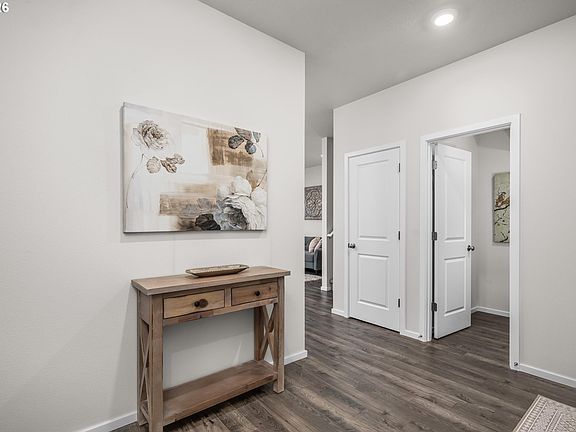 4th image of 2938 Fenya St